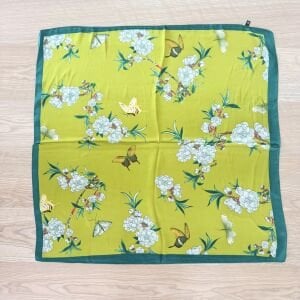 Yeşil Çiçekli İpek Saten Fular (70*70)