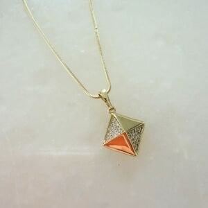 Özel Seri Taş Detaylı Prizma Kolye