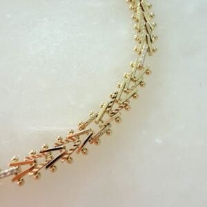 Özel Seri V Model Bileklik