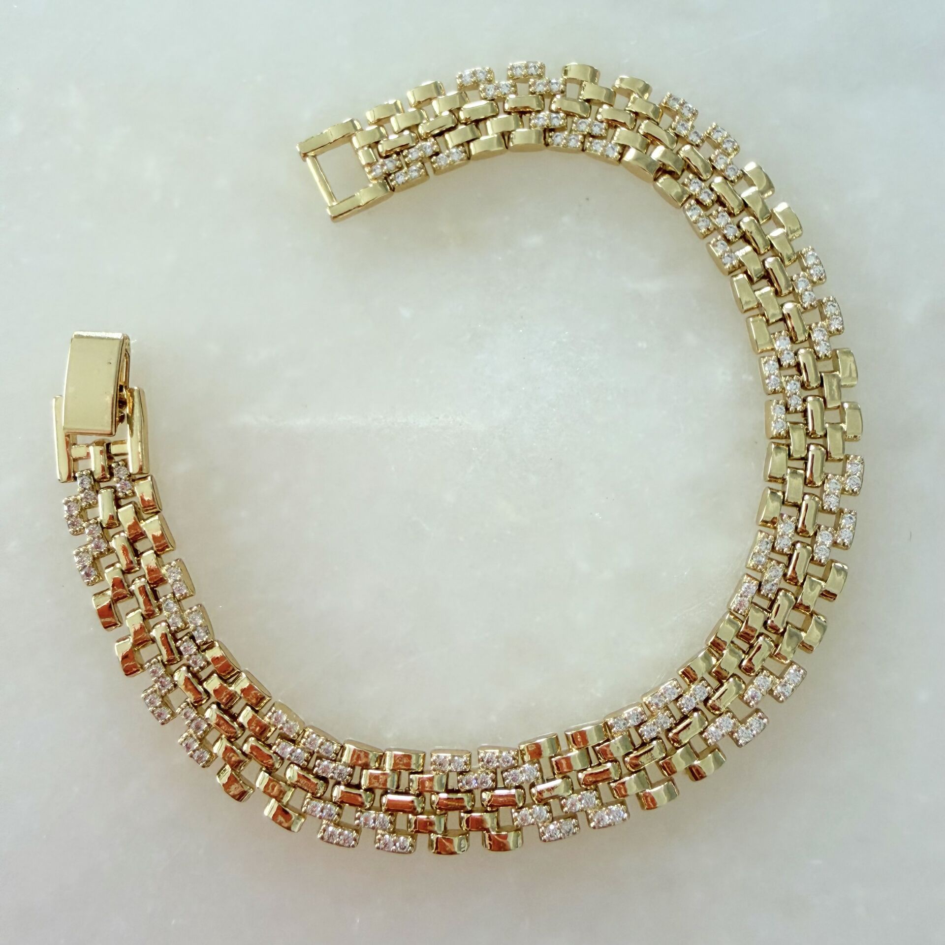 Özel Seri Taşlı Kordon Model Bileklik