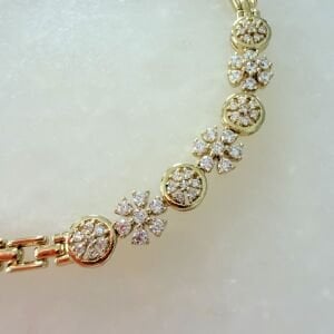 Özel Seri Taşlı Çiçekli Bileklik