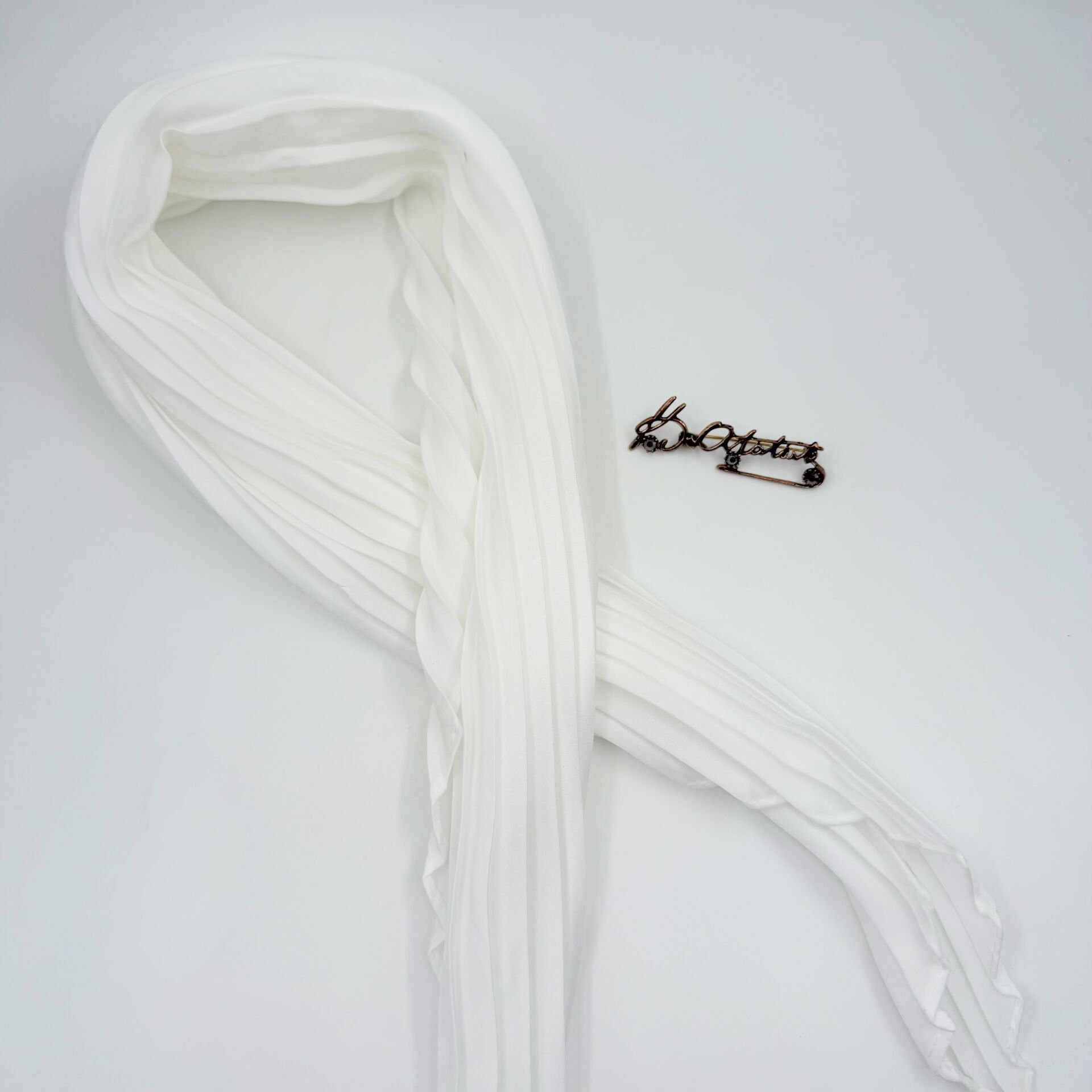 M.Kemal ATATÜRK İmza Broş - Beyaz İpek Saten Fular Kombin