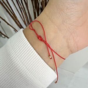 İncili Kırmızı İp Bileklik