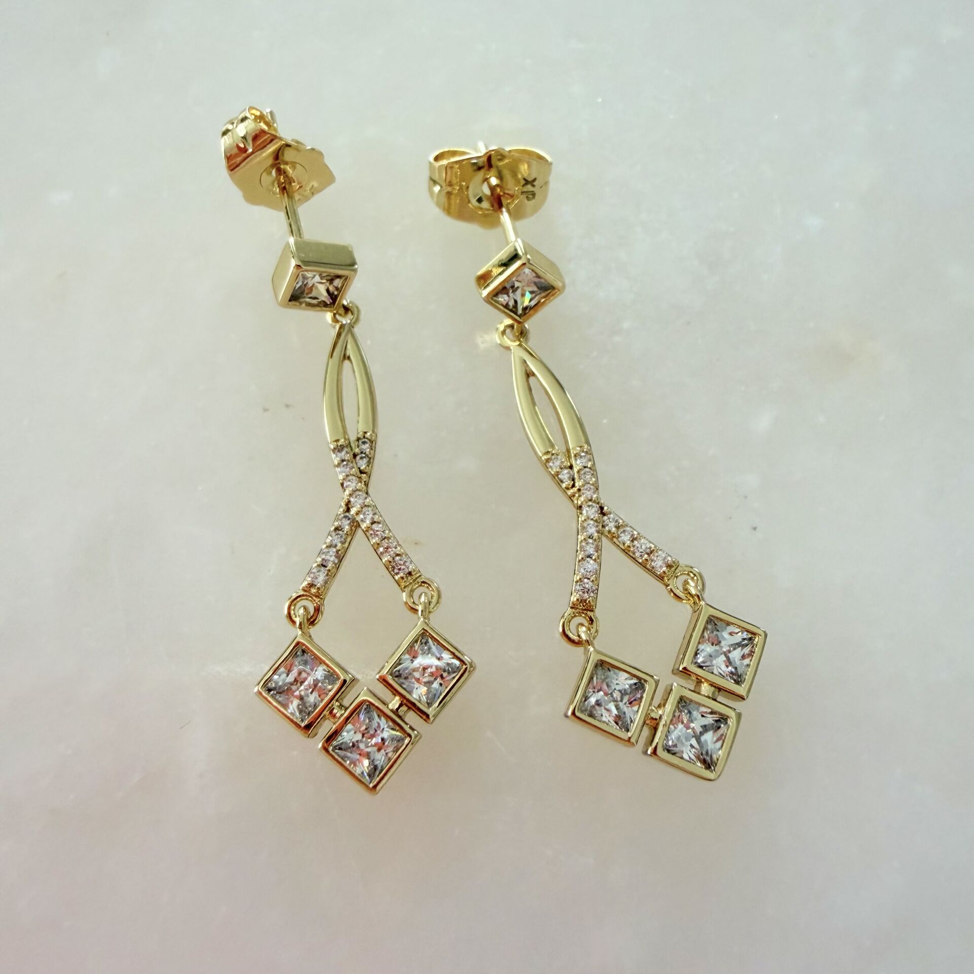 Özel Seri Taşlı Sallantılı Küpe