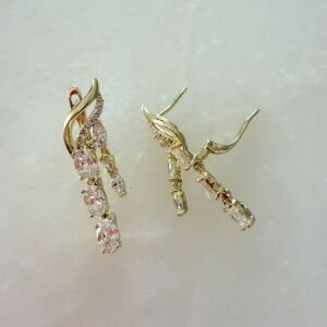 Özel Seri Sıra Taşlı Sallantılı Küpe