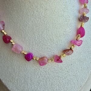 Gold Detaylı Pembe Doğal Taş Kolye