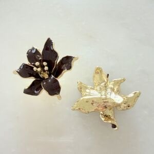 Kahverengi Mineli Çiçek Küpe