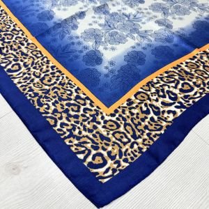 Çiçekli Leopar Desenli Fular - Şal (70*70cm)