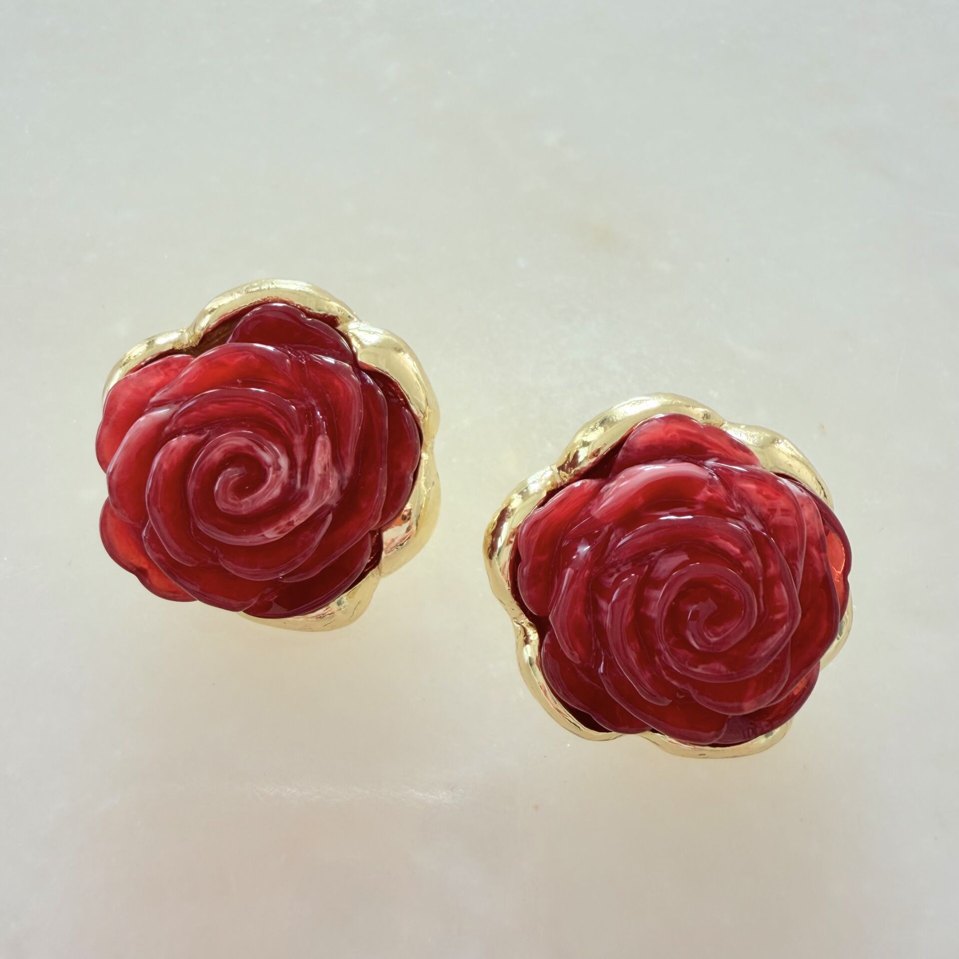 Marka Model Kırmızı Gül Küpe