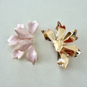 Pembe Metal Çiçek Küpe