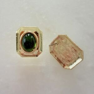 Yeşil Boncuk Detaylı Kare Form Küpe