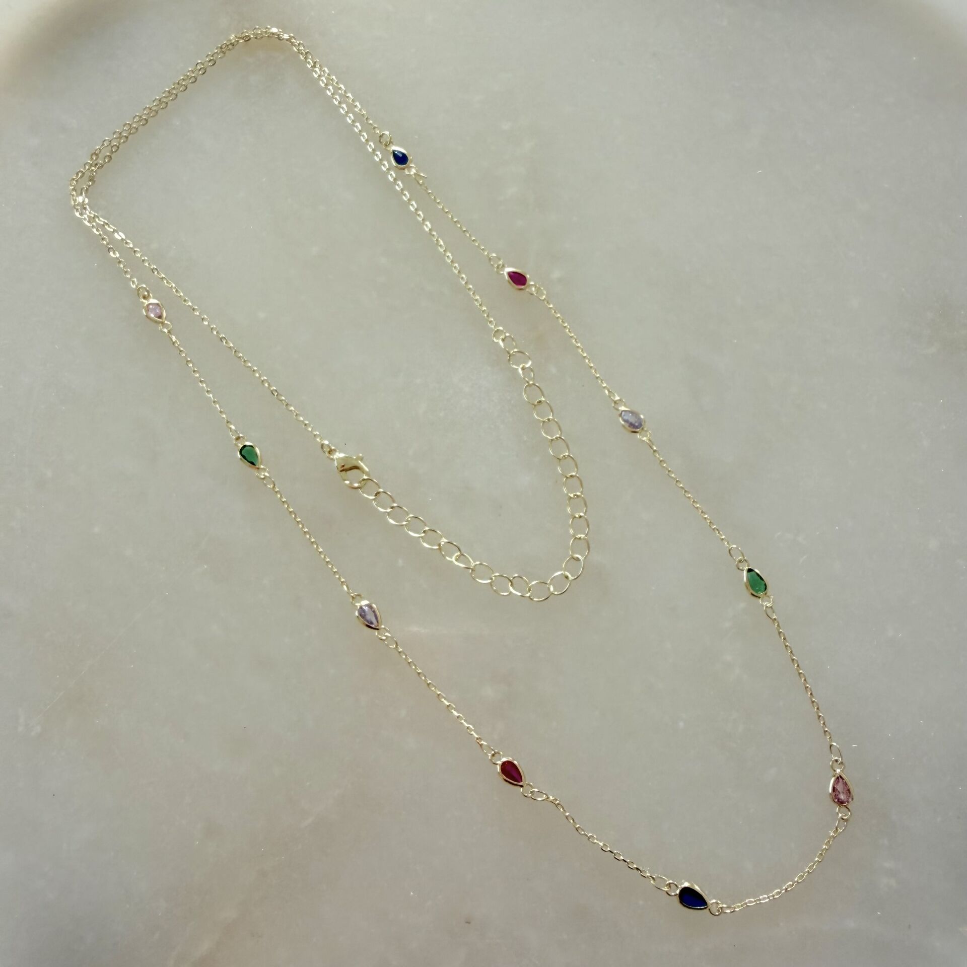 Altın Kaplama Renkli Taş Detaylı Damla Form Kolye (60cm)