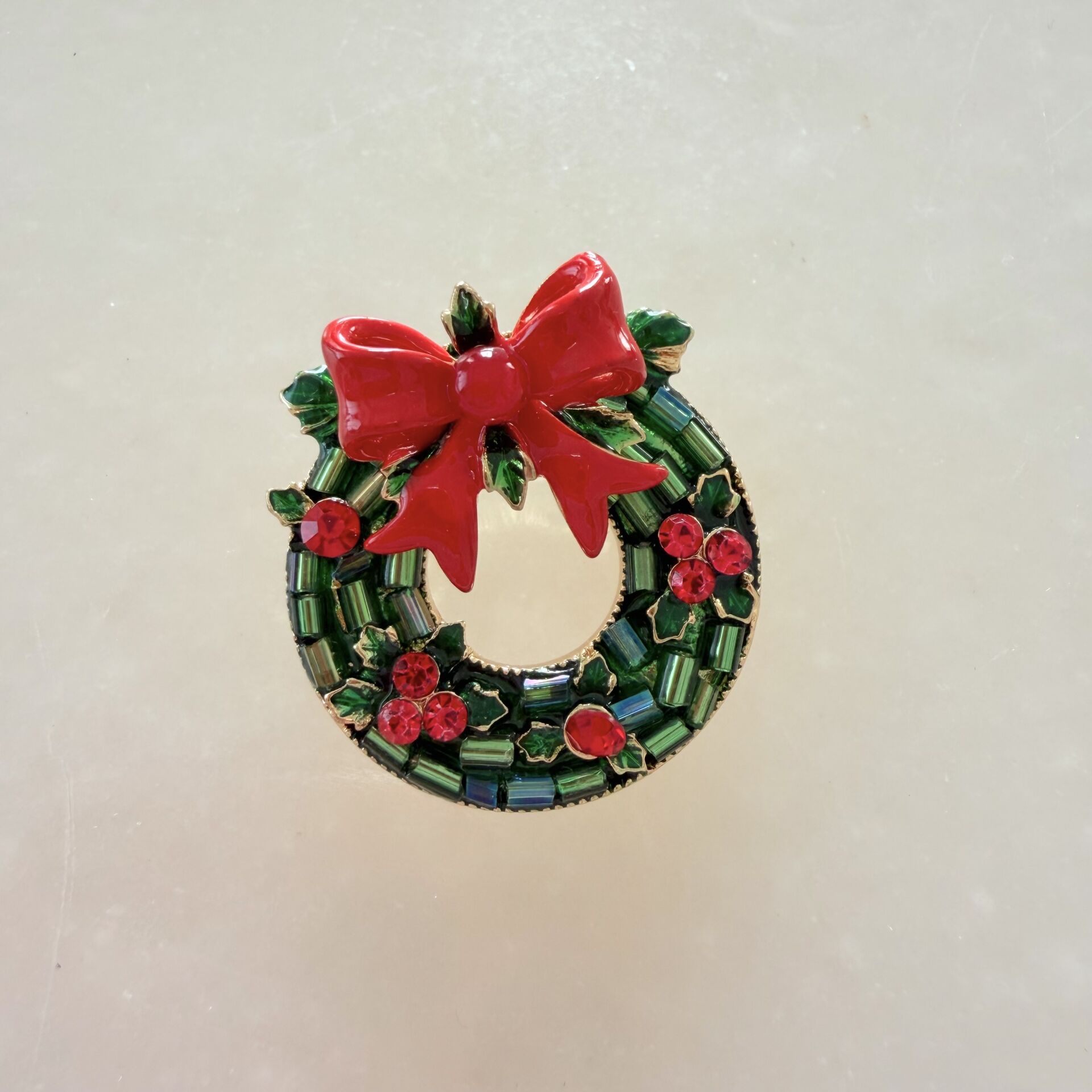 Yeşil Boncuklu Çelenk Yeniyıl Broş