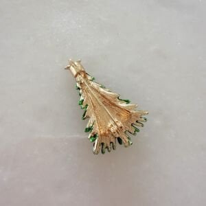 Kırmızı Taş Detaylı Çam Ağacı Yeniyıl Broş