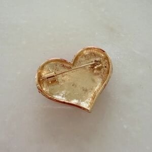 Kırmızı Taşlı Kalp Broş