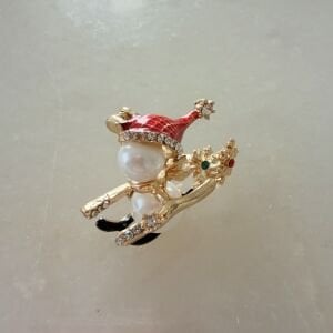 Kayak Yapan İnci Kardan Adam Broş