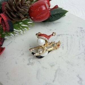 Kayak Yapan İnci Kardan Adam Broş