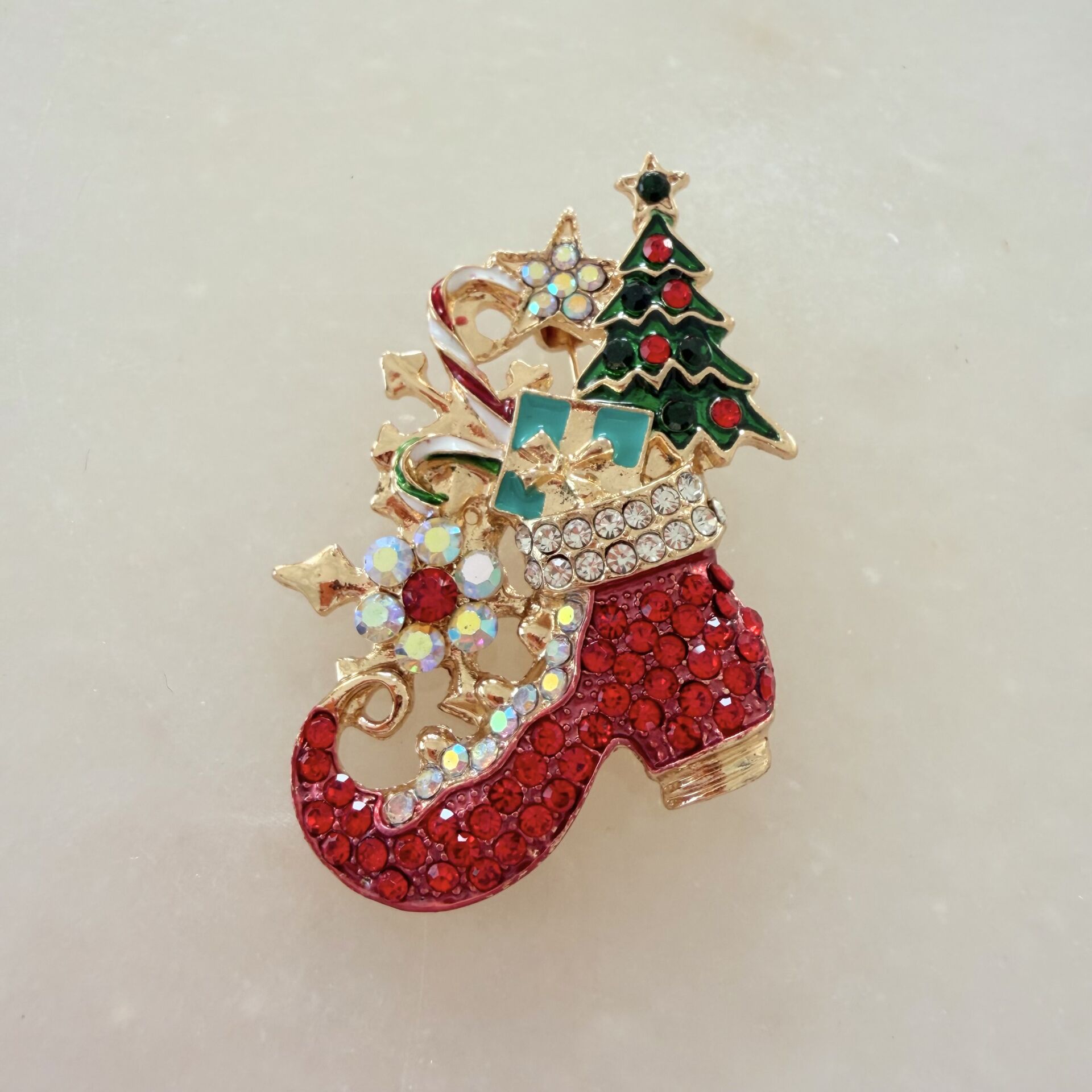 Hediye Dolu Yeniyıl Çizmesi