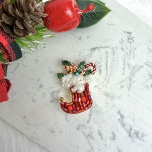 Kırmızı Boncuklu Hediye Dolu Yeniyıl Çorap Broş