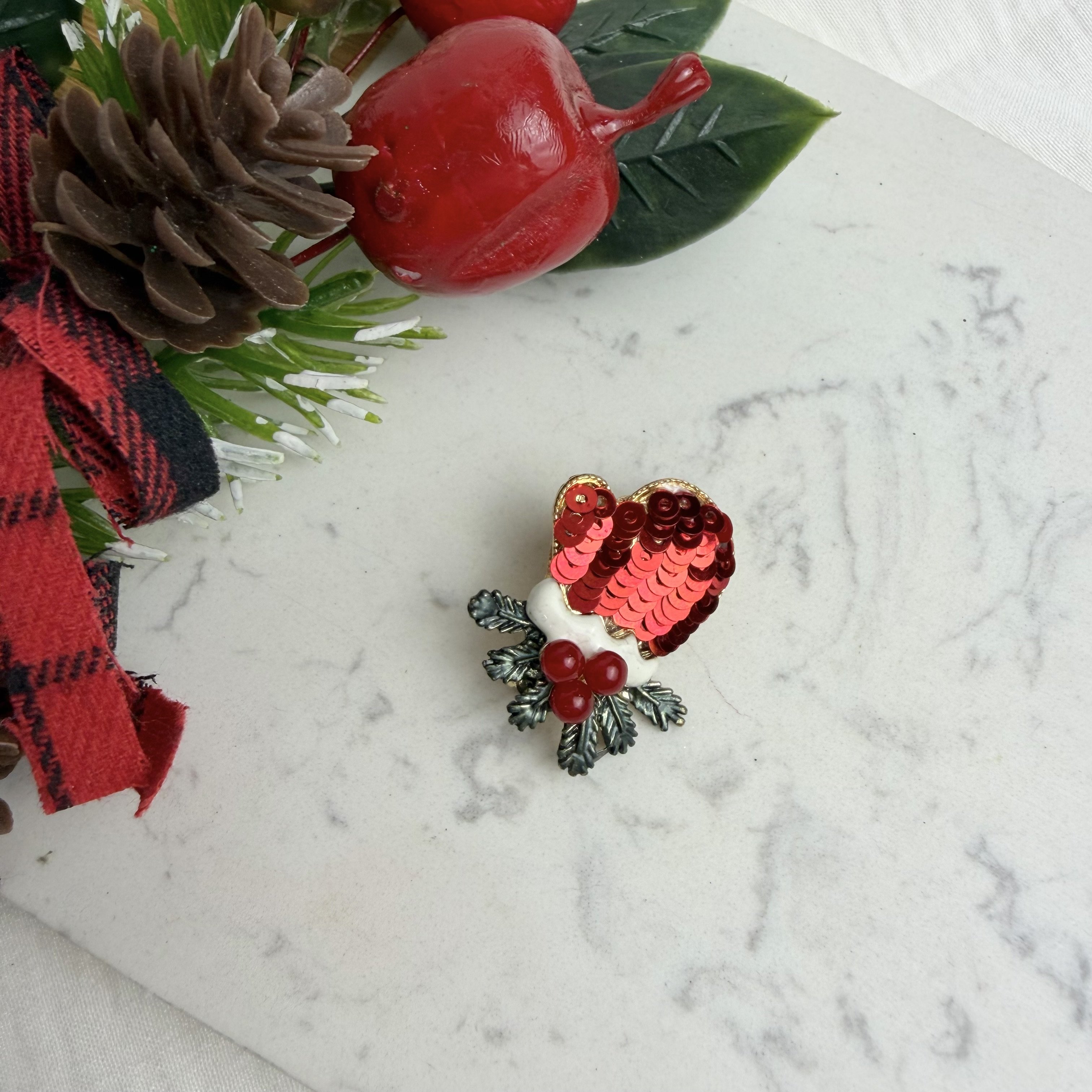 Kırmızı Pullu Yeniyıl Eldiven Broş