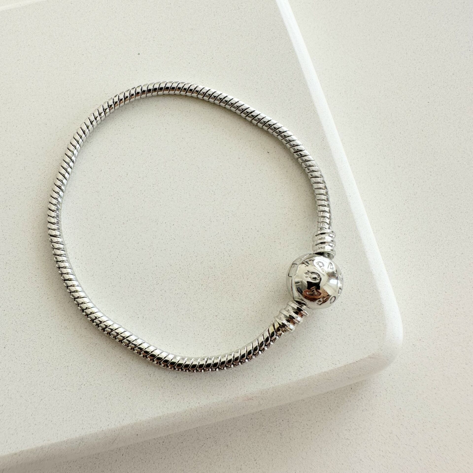 Marka Model Özel Seri Bileklik