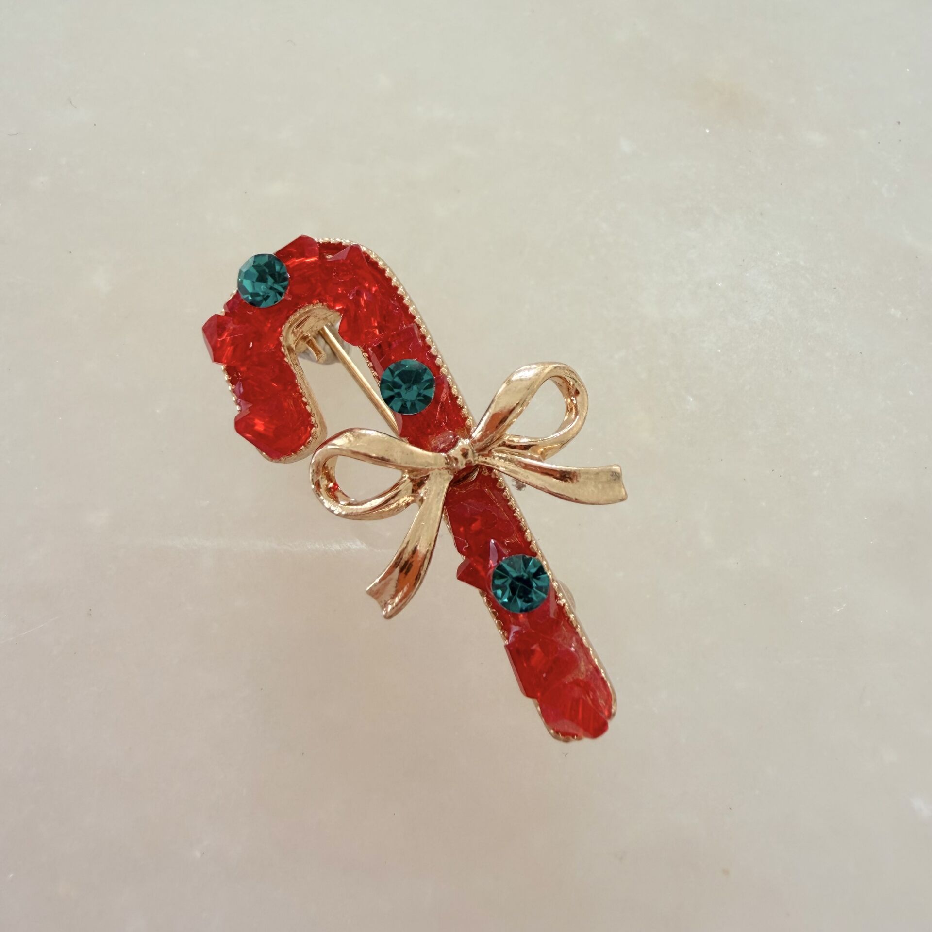 Kırmızı Boncuklu Baston Şeker Broş