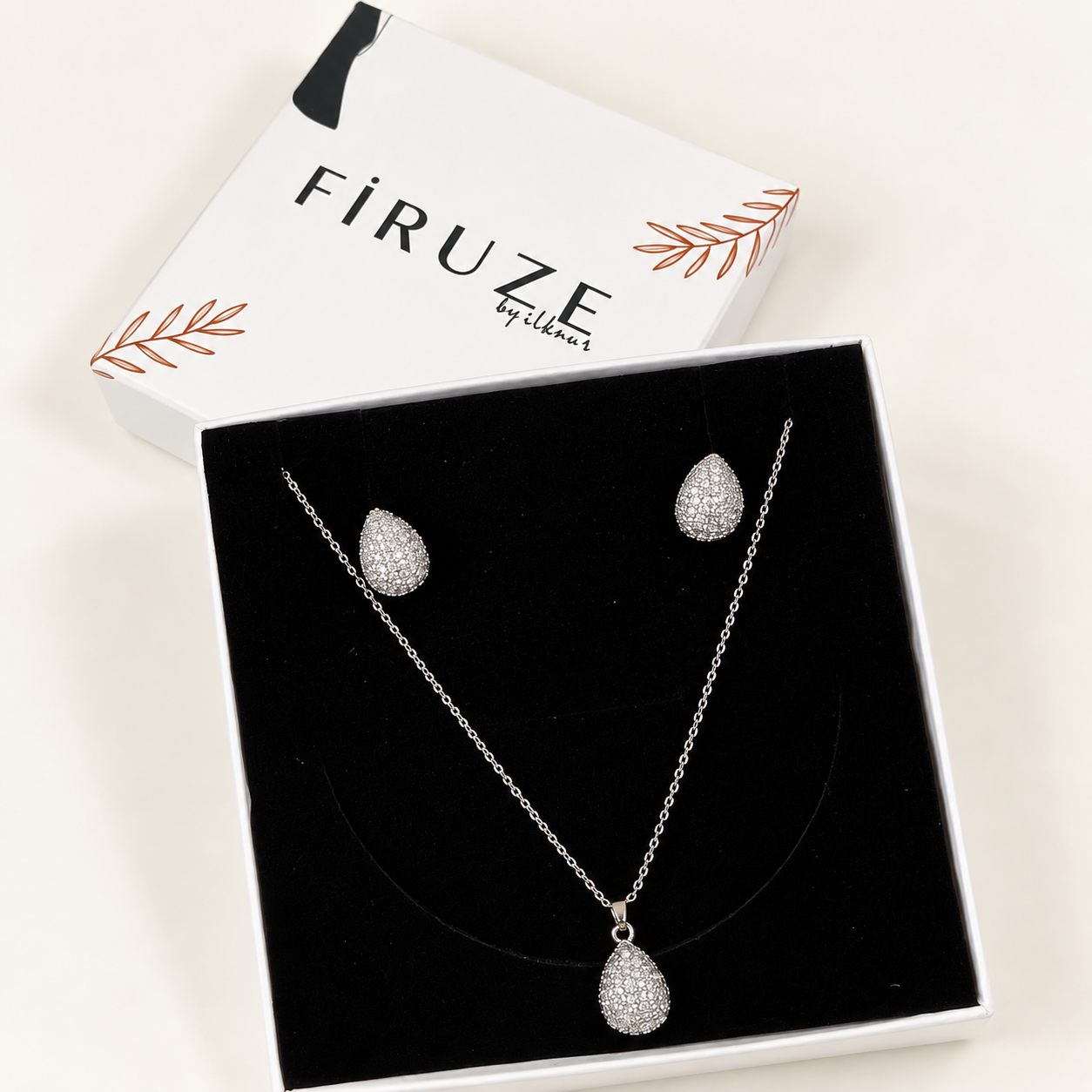 Özel Seri Taşlı Damla Form Kolye Küpe Set