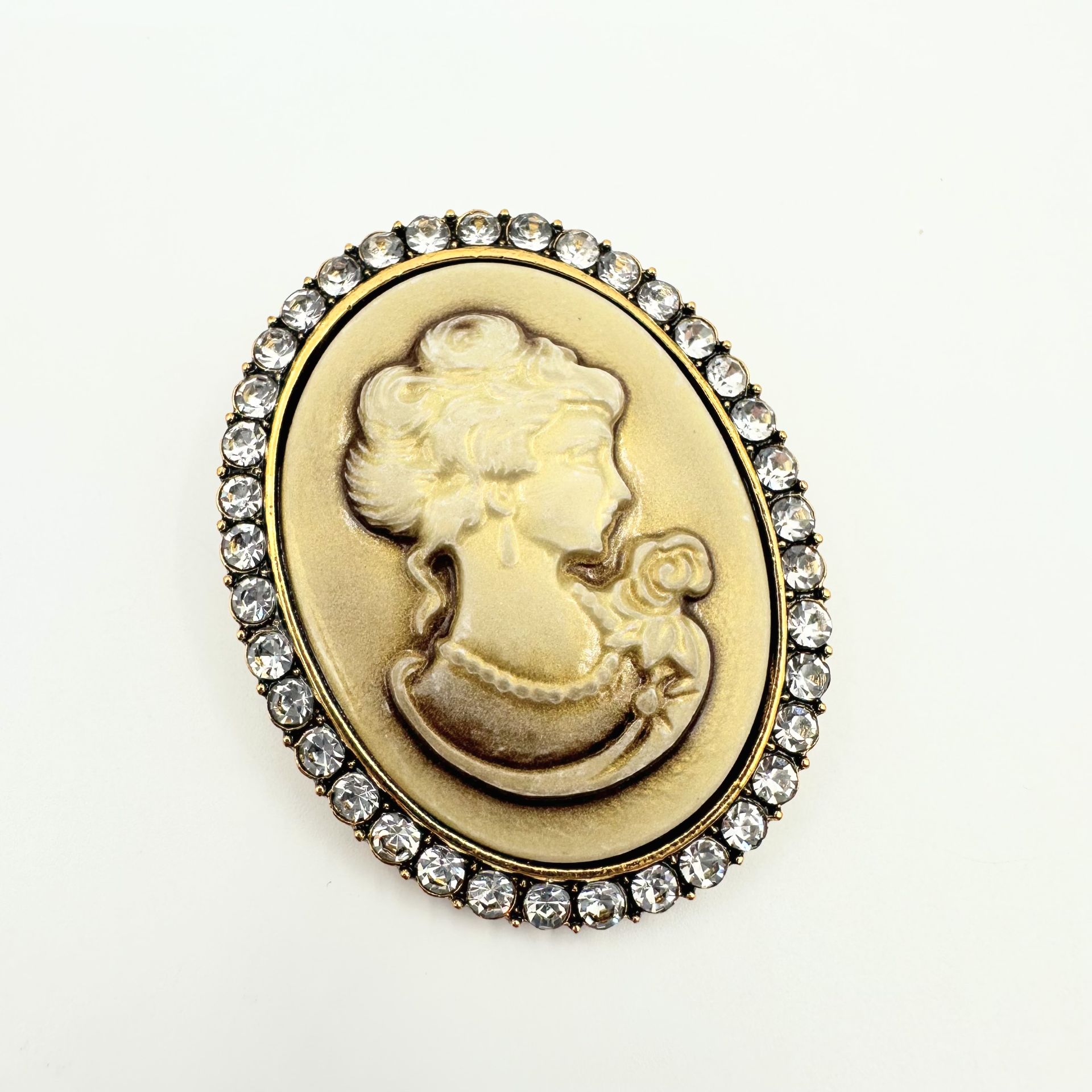 Gold Kenarları Taşlı Vintage Broş