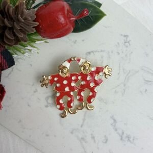 Yeniyıl Kutlayan Elf Kardeşler Broş