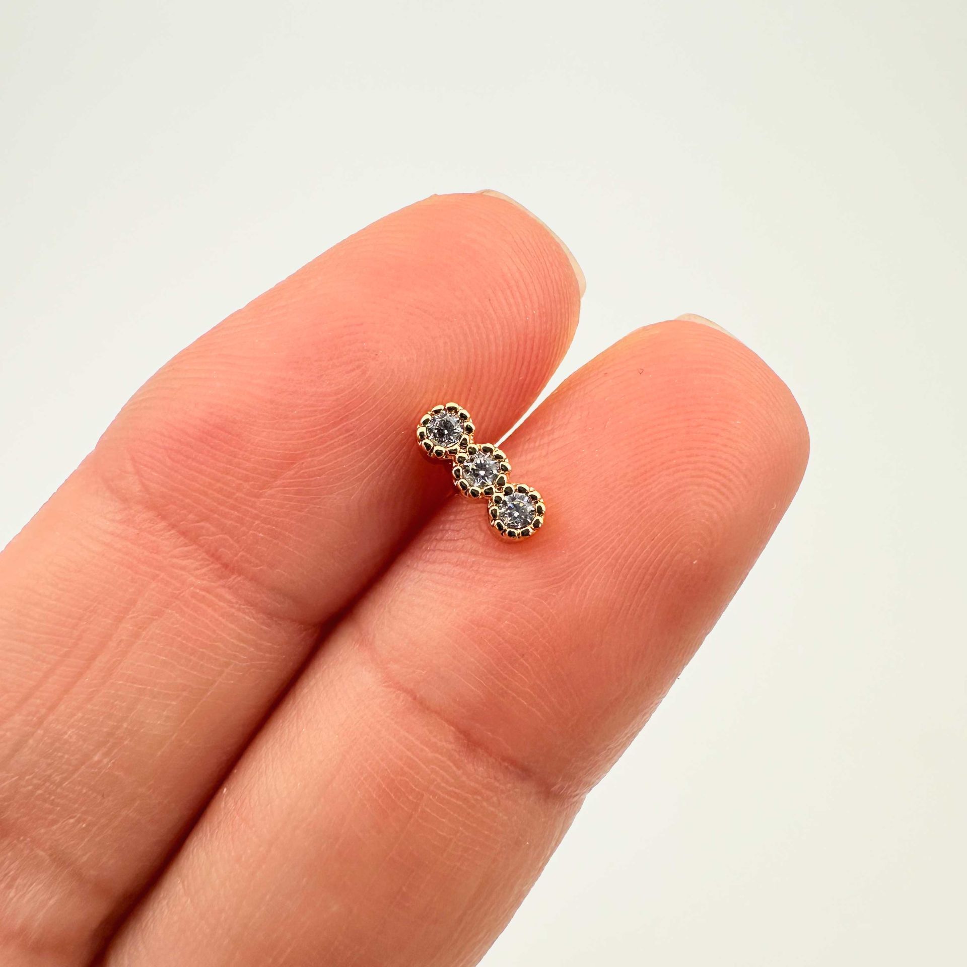 Özel Seri 3 Sıra Taşlı Tragus Küpe