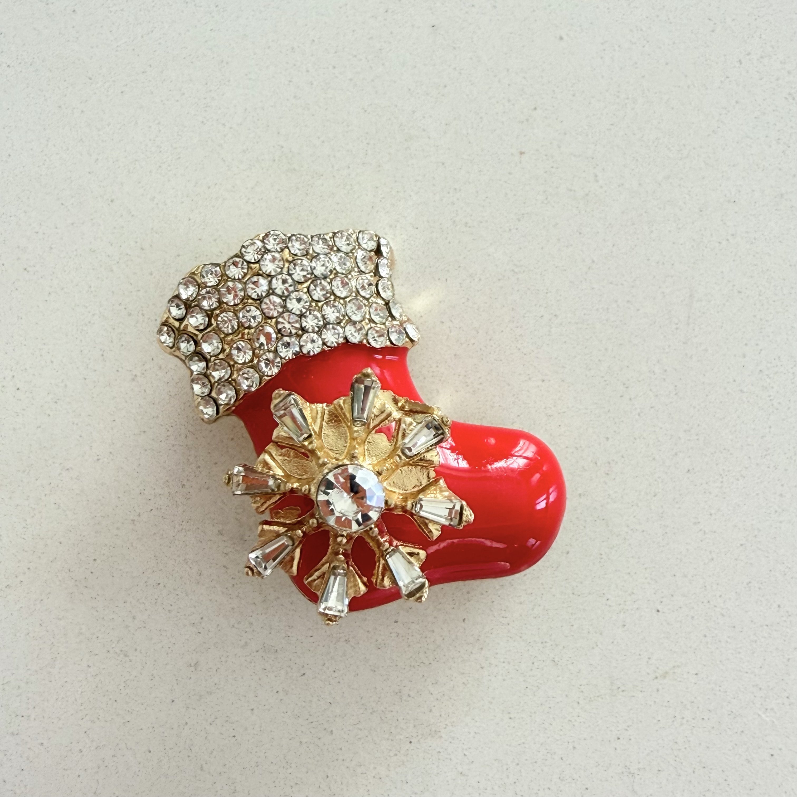 Yeniyıl Kırmızı Çorap Broş