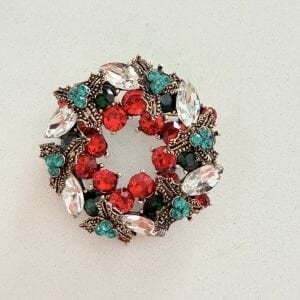 Renkli Taşlı Çelenk Yeniyıl Broş