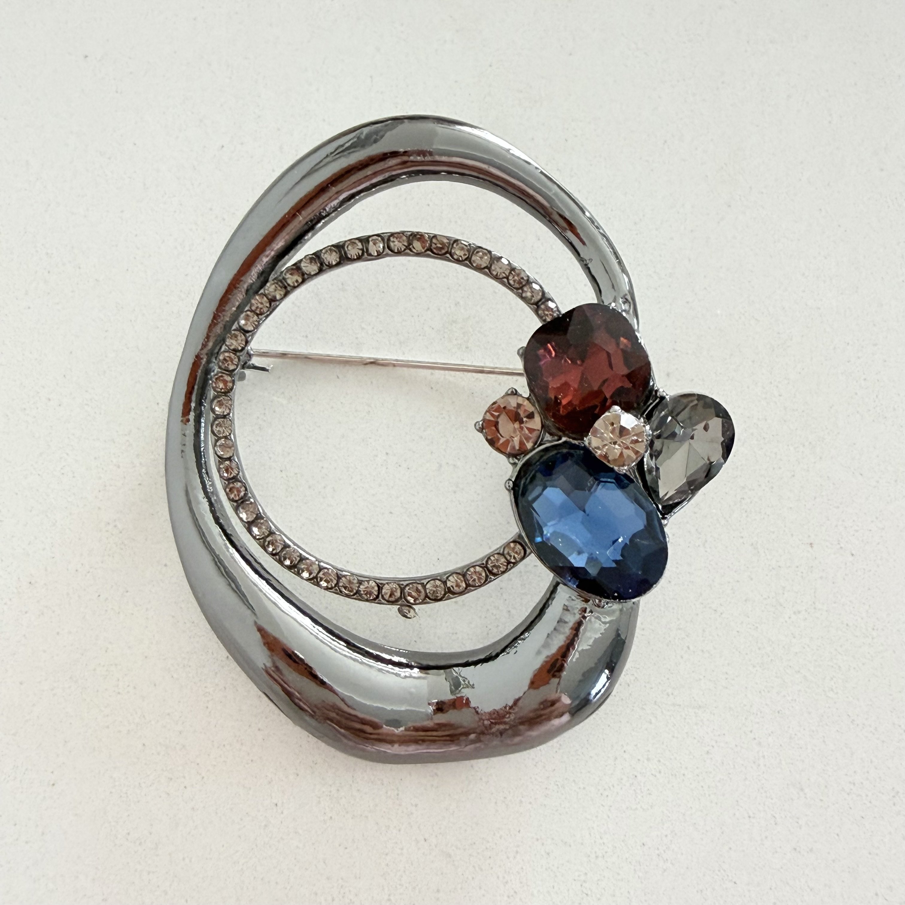 Taş Detaylı Gümüş Tasarım Broş