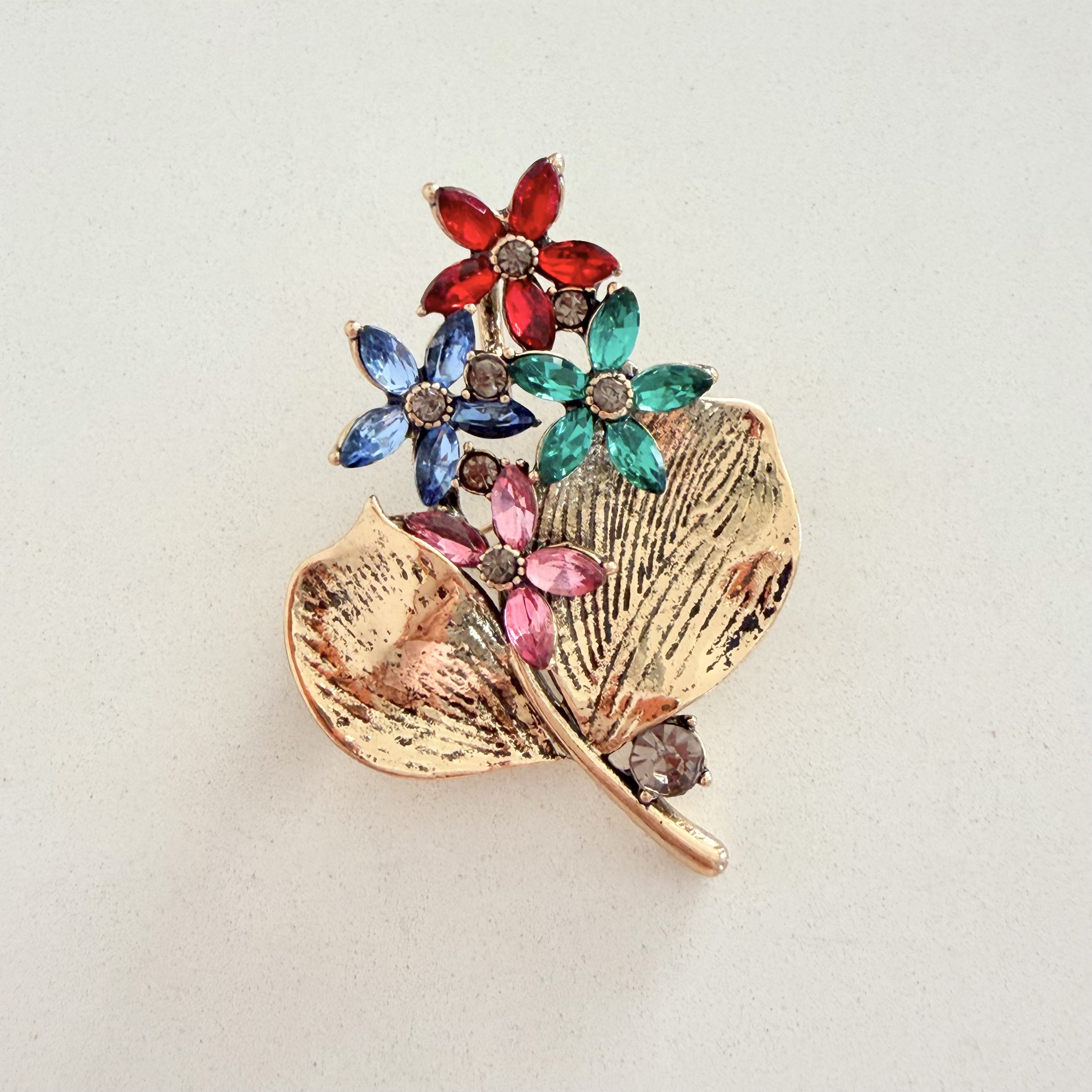 Renkli Çiçekli Broş