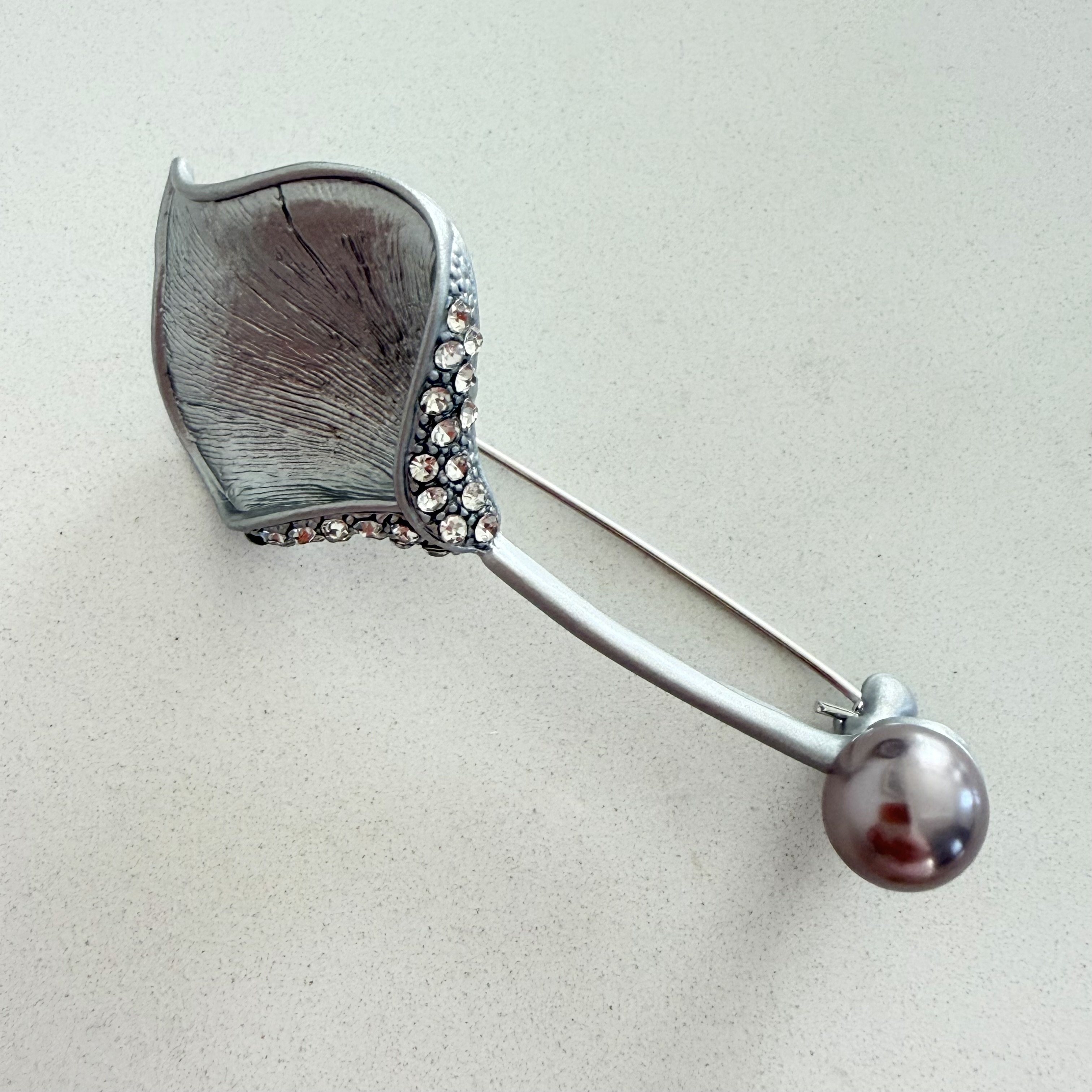 İnci Detaylı Gümüş Yaprak Broş